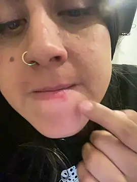 girl anni online show from February 20, 2025, 3:34 am