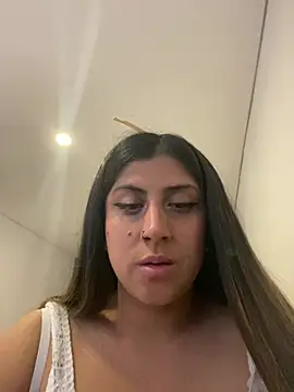 girl anni online show from February 25, 2025, 8:09 pm