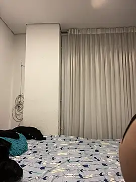 girl anni online show from March 1, 2025, 7:19 am