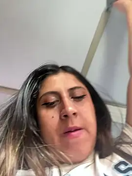 girl anni online show from March 3, 2025, 6:22 pm