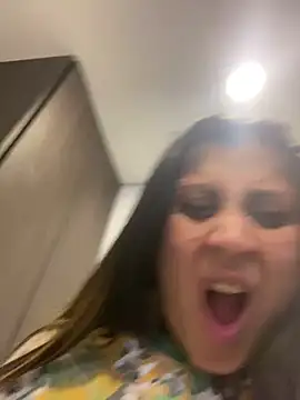 girl anni online show from March 7, 2025, 11:27 pm