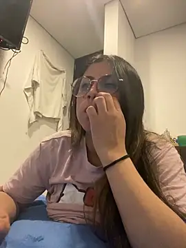 girl anni online show from March 11, 2025, 4:10 am