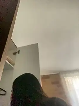 girl anni online show from March 18, 2025, 7:10 pm