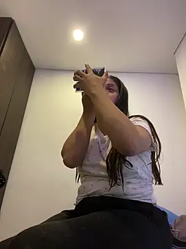 girl anni online show from March 22, 2025, 10:15 pm