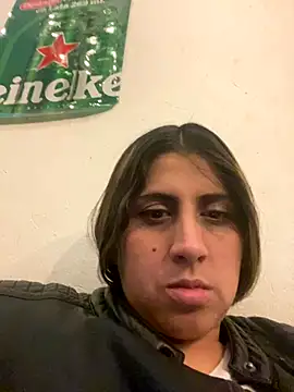 girl anni online show from September 9, 2025, 11:15 pm