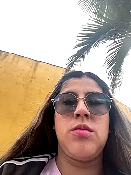 girl anni online show from September 21, 2025, 7:15 pm