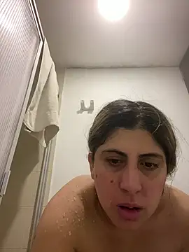 girl anni online show from September 22, 2025, 11:01 am