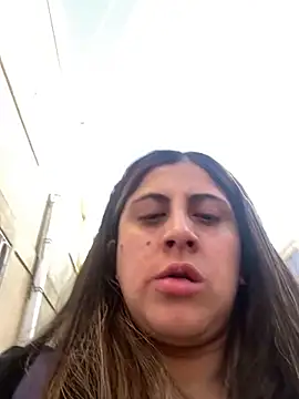 girl anni online show from September 24, 2025, 11:57 am