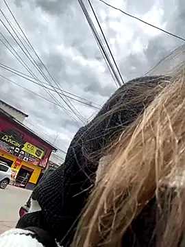 girl anni online show from September 27, 2025, 5:29 pm