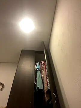 girl anni online show from September 30, 2025, 10:31 am