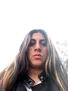 girl anni online show from October 2, 2025, 9:55 pm