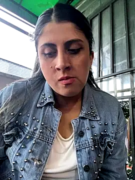 girl anni online show from October 22, 2025, 10:20 pm