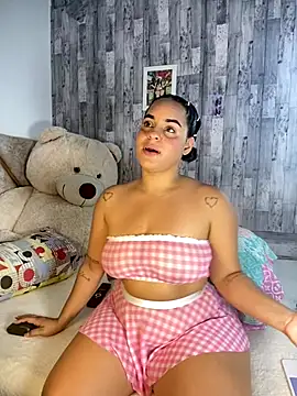 Violetrousse online show from November 4, 2025, 1:21 pm