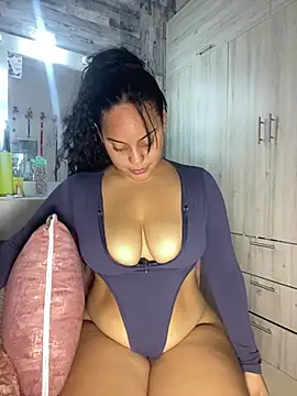 Violetrousse online show from March 9, 2026, 6:56 pm