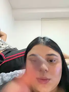 alissonfernandez  online show from February 8, 2025, 11:24 pm