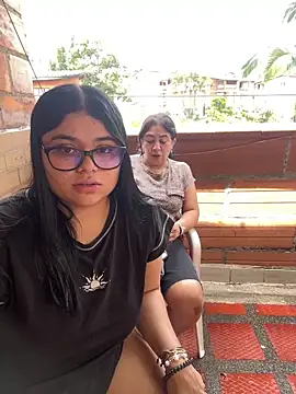 alissonfernandez  online show from October 17, 2025, 4:20 pm