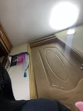 alissonfernandez  online show from February 8, 2026, 12:03 am