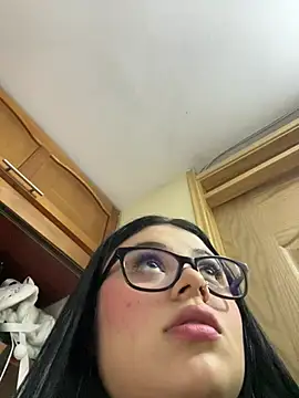 alissonfernandez  online show from February 13, 2026, 12:39 am