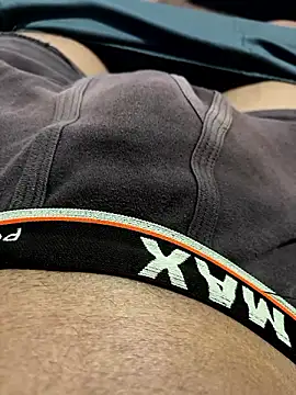 Desiboy   21 online show from December 1, 2024, 4:40 pm