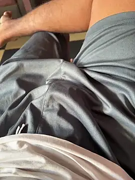 Desiboy   21 online show from December 15, 2024, 3:24 am