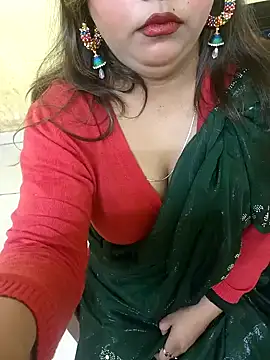 Snapshot of Simran-Kudi chatting on February 5, 2025, 4:59 am Simran-Kudi online show from February 5, 2025, 4:59 am