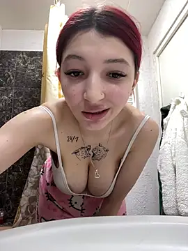 Alissa kiss online show from December 25, 2024, 4:32 pm