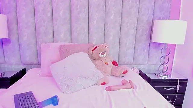 CoralHarmon online show from January 26, 2025, 6:06 pm