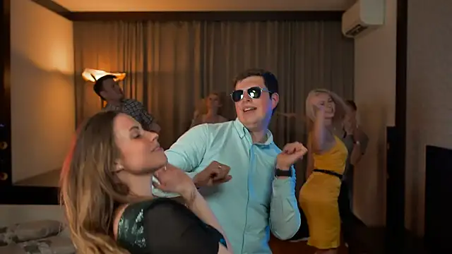 awesome anna online show from April 11, 2026, 7:13 am