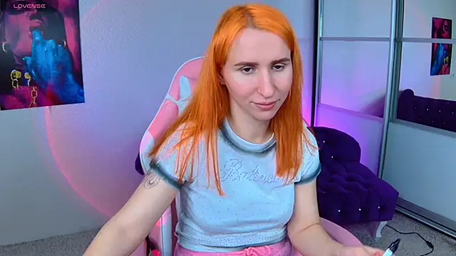 Snapshot of AliceBYKiss chatting on February 6, 2025, 12:48 pm AliceBYKiss online show from February 6, 2025, 12:48 pm