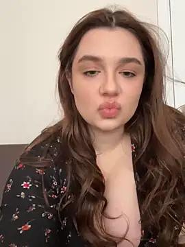 Dreamy Kitty online show from February 2, 2025, 1:08 pm