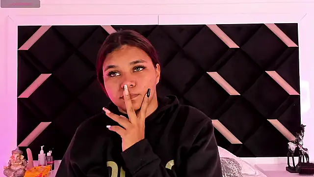 Carolina Evanss online show from March 3, 2025, 3:30 am