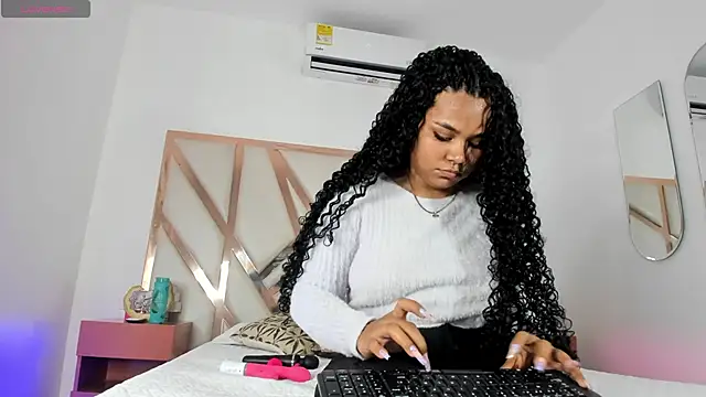 Carolina Evanss online show from March 21, 2025, 3:33 am