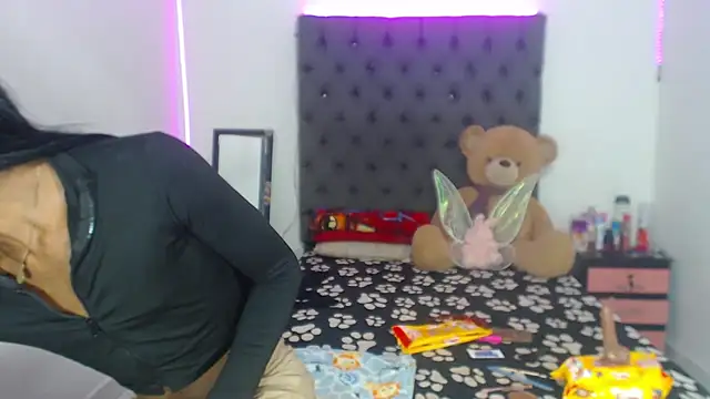 lucianadolll online show from October 1, 2025, 3:01 am