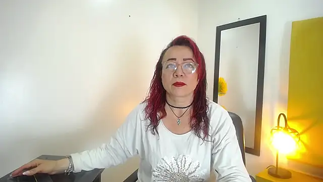 Lupiita223 online show from September 28, 2025, 1:49 pm