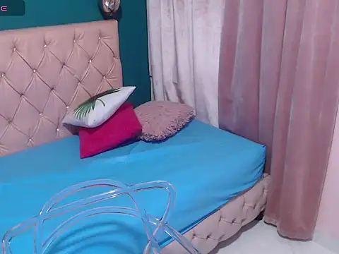 renata milf  online show from October 29, 2025, 11:45 am