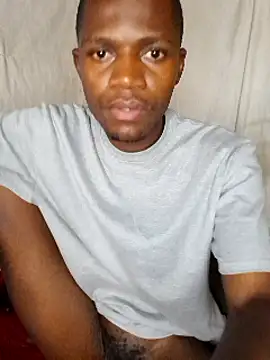 Snapshot of Thokozani99 chatting on December 3, 2024, 10:06 am Thokozani99 online show from December 3, 2024, 10:06 am