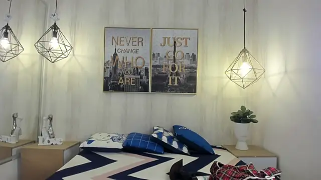 Theia moon online show from December 9, 2024, 12:40 pm