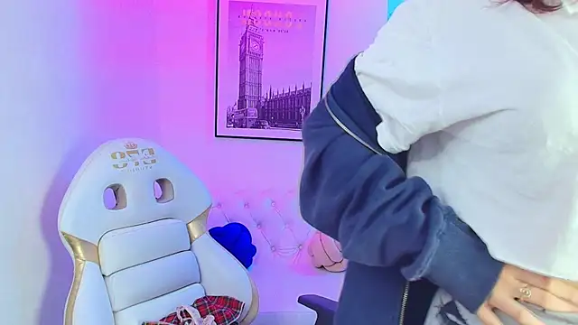 Theia moon online show from January 6, 2025, 12:35 pm