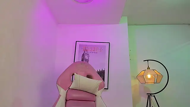 Theia moon online show from February 19, 2025, 12:33 pm