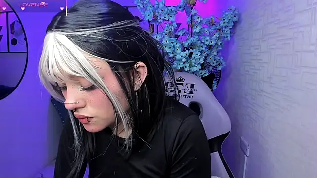 Theia moon online show from November 8, 2025, 5:07 am