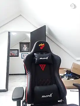 MARYQUANT online show from September 10, 2025, 5:13 pm