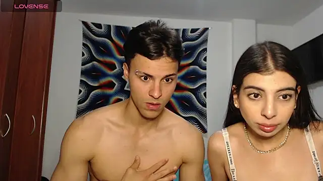 Snapshot of AshleyandTyler chatting on December 10, 2024, 12:06 am AshleyandTyler online show from December 10, 2024, 12:06 am