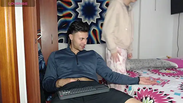 Snapshot of AshleyandTyler chatting on December 23, 2024, 2:07 pm AshleyandTyler online show from December 23, 2024, 2:07 pm