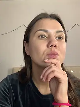 MiraMiss online show from February 3, 2026, 9:47 am