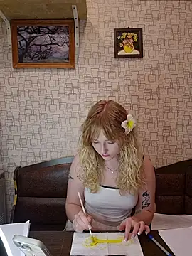 lola  banny online show from October 22, 2025, 3:45 pm