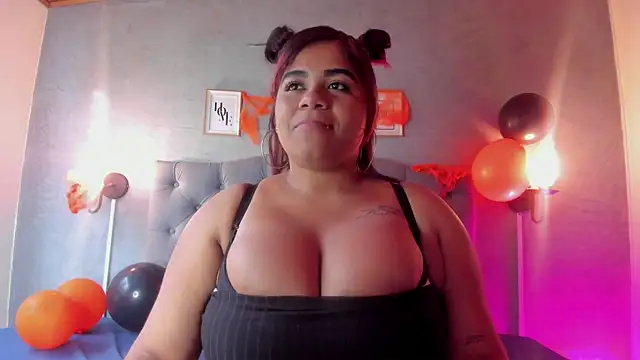 Snapshot of MeridaLane chatting on October 4, 2025, 1:53 pm MeridaLane online show from October 4, 2025, 1:53 pm