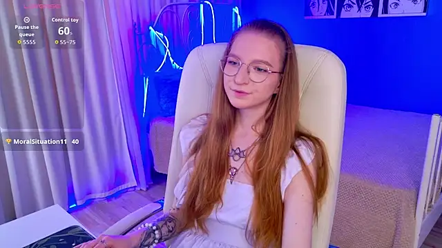 Snapshot of VioletShine chatting on June 4, 2026, 1:28 pm VioletShine online show from June 4, 2026, 1:28 pm