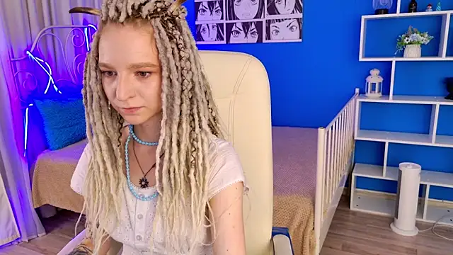 Snapshot of VioletShine chatting on July 19, 2026, 1:04 pm VioletShine online show from July 19, 2026, 1:04 pm