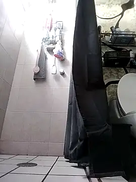 Snapshot of Alee3xxx chatting on October 10, 2025, 2:16 pm Alee3xxx online show from October 10, 2025, 2:16 pm