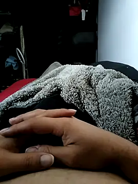 Alee3xxx online show from November 25, 2025, 2:06 pm